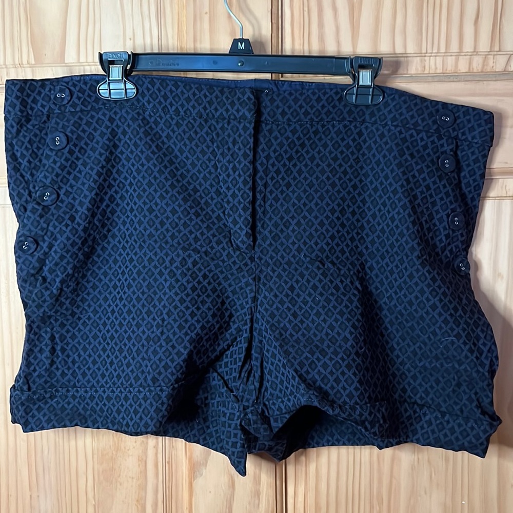 *LAST CHANCE! Donating 4/7* Maurice’s Shorts